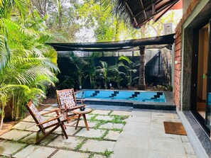 15 outdoor pools