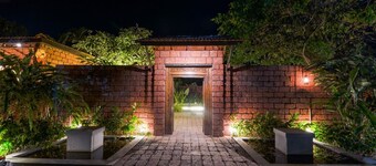 Jomo Resort