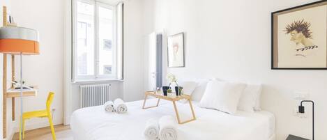 1 habitación, tabla de planchar con plancha, wifi y ropa de cama