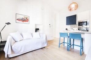 Living area - Easylife-Bright apartment in the GaribaldiFS area (Milano)