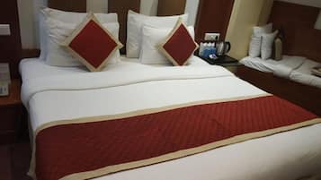 Deluxe Room | Individually furnished, desk, laptop workspace, iron/ironing board