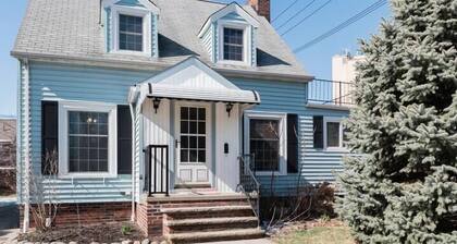 Cozy Blue House on the Shores of Lake Erie