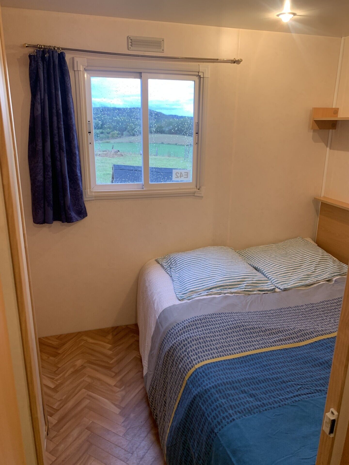 2 dormitoris i roba de llit 