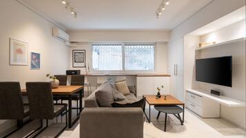 City Apartment | Living area
