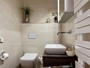 Hårføner og håndklær