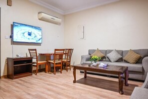 Egyptian cotton sheets, premium bedding, memory-foam beds - Celine Serviced apartments (Jeddah)