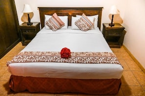 Egyptian cotton sheets, premium bedding, memory-foam beds - Celine Serviced apartments (Jeddah)