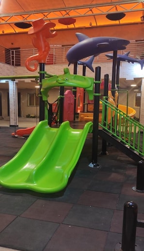 Aire de jeu intérieure pour enfants