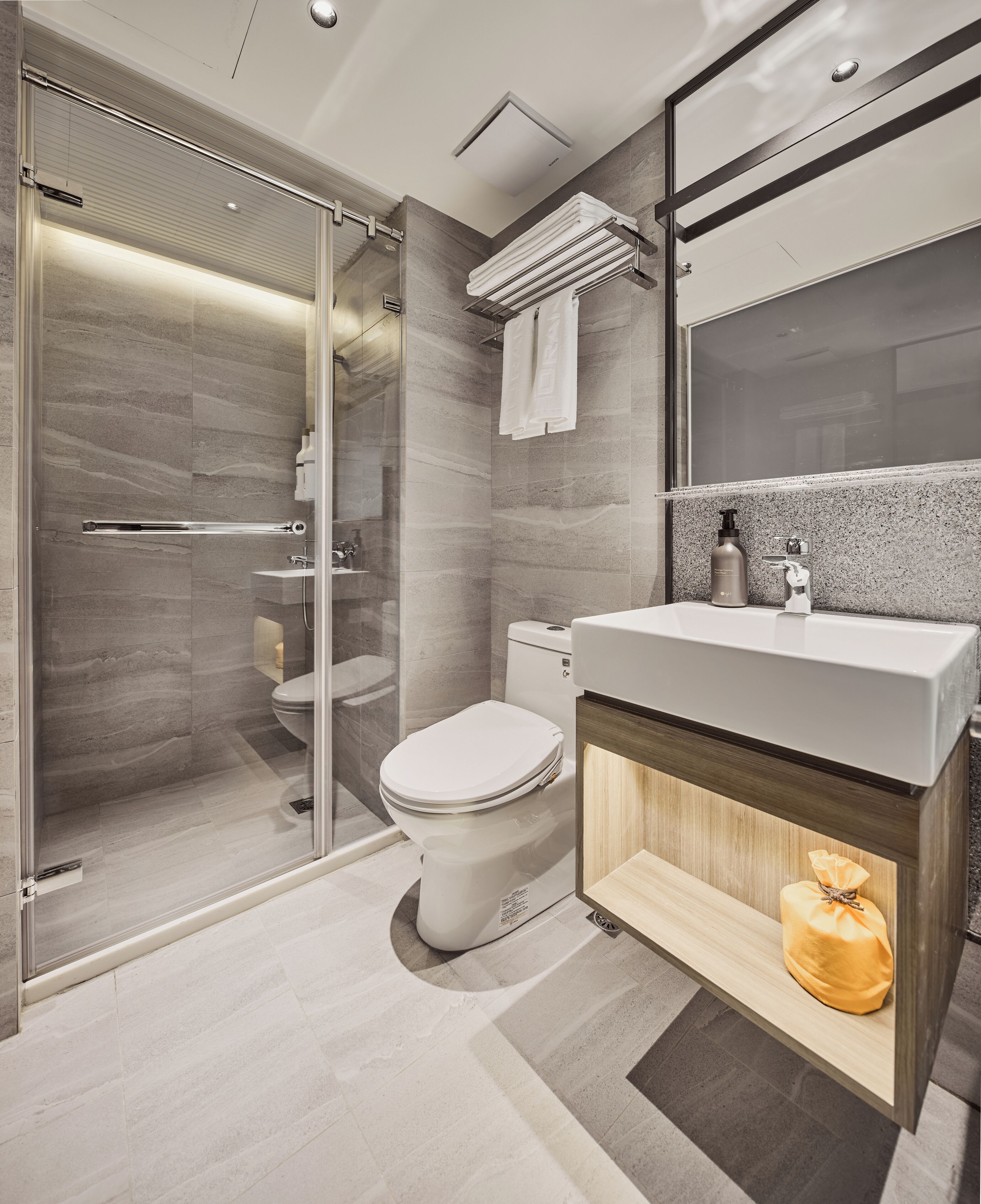 ห้องซูพีเรียทวิน, วิวเมือง | ห้องน้ำ | ฝักบัว, ฝักบัวนวดด้วยพลังน้ำ, ไดร์เป่าผม, ผ้าเช็ดตัว