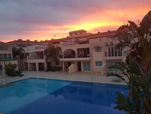 Pool - Spacious 2-bed Apartment in Sotira With Pool (Sotira)