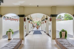 Lobby - 'Kensington'- Tranquil 2-Bedroom Retreat | Pools | Walk to Beach | Mango Lagoon Resort (Palm Cove)