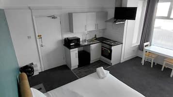 1 bedroom, iron/ironing board, WiFi (free), bed sheets