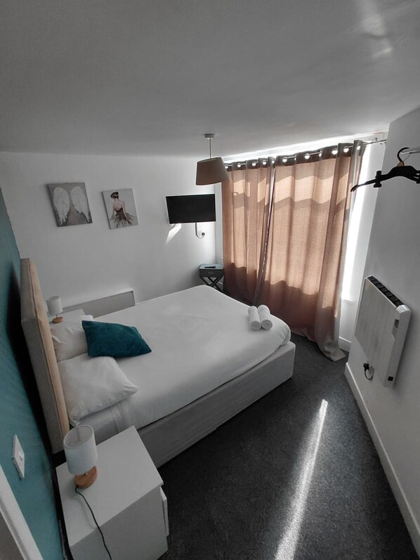 1 bedroom, iron/ironing board, free WiFi, bed sheets