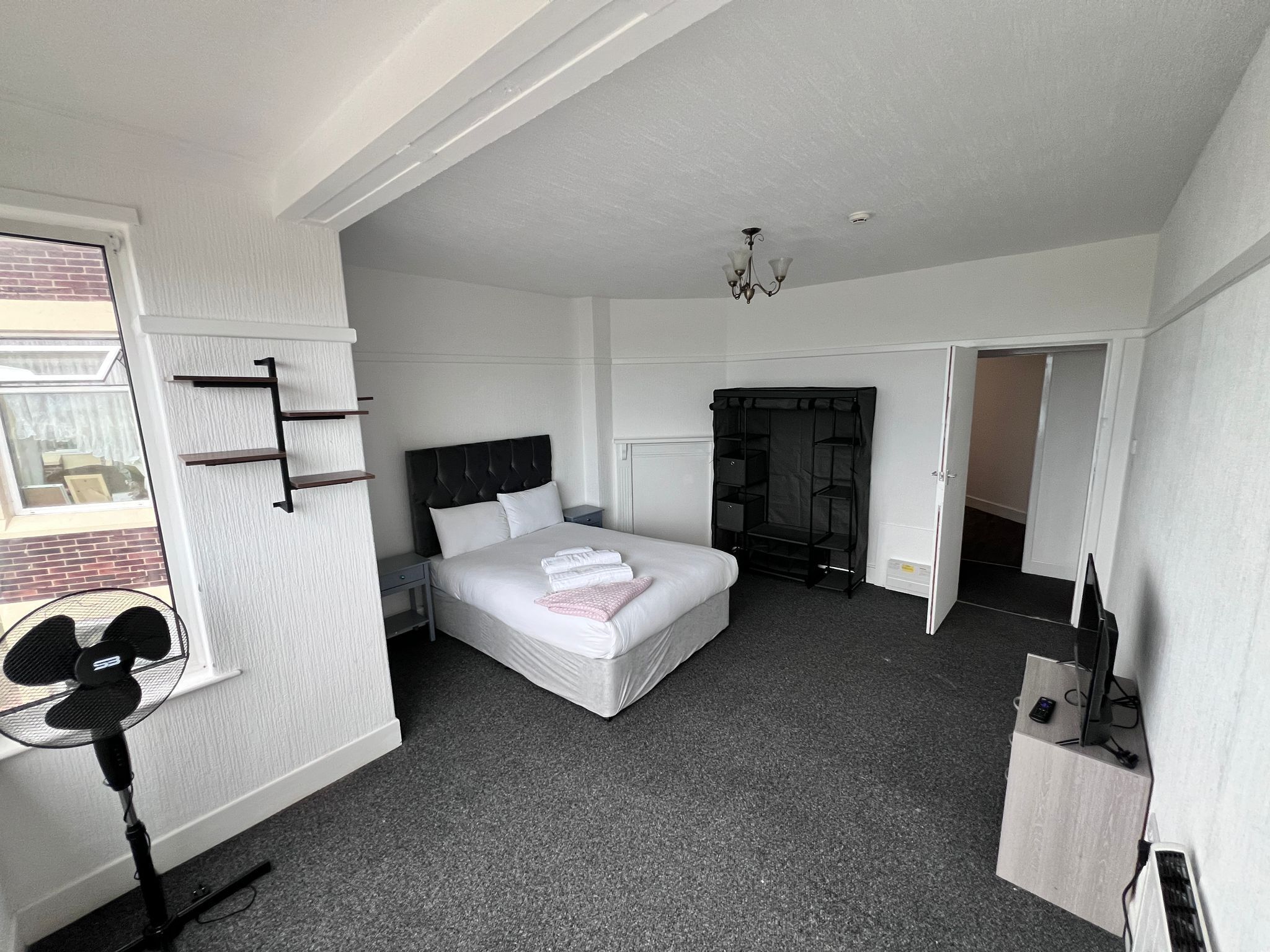 3 bedrooms, in-room safe, iron/ironing board, WiFi (free)