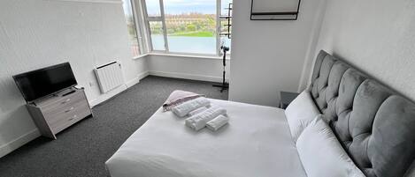 1 slaapkamer, een strijkplank/strijkijzer, gratis wifi, beddengoed