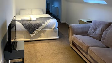 1 habitación, tabla de planchar con plancha, wifi gratis y ropa de cama