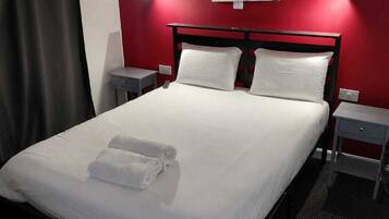 1 bedroom, iron/ironing board, WiFi (free), bed sheets
