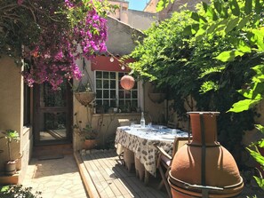 Outdoor dining - Rare, Maison à Endoume (Marseille)