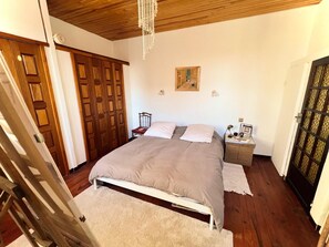 2 bedrooms, iron/ironing board, WiFi, bed sheets - Rare, Maison à Endoume (Marseille)