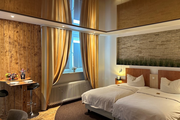 Comfort-Doppelzimmer, Nichtraucher | Allergikerbettwaren, Daunenbettdecken, Schreibtisch, kostenloses WLAN