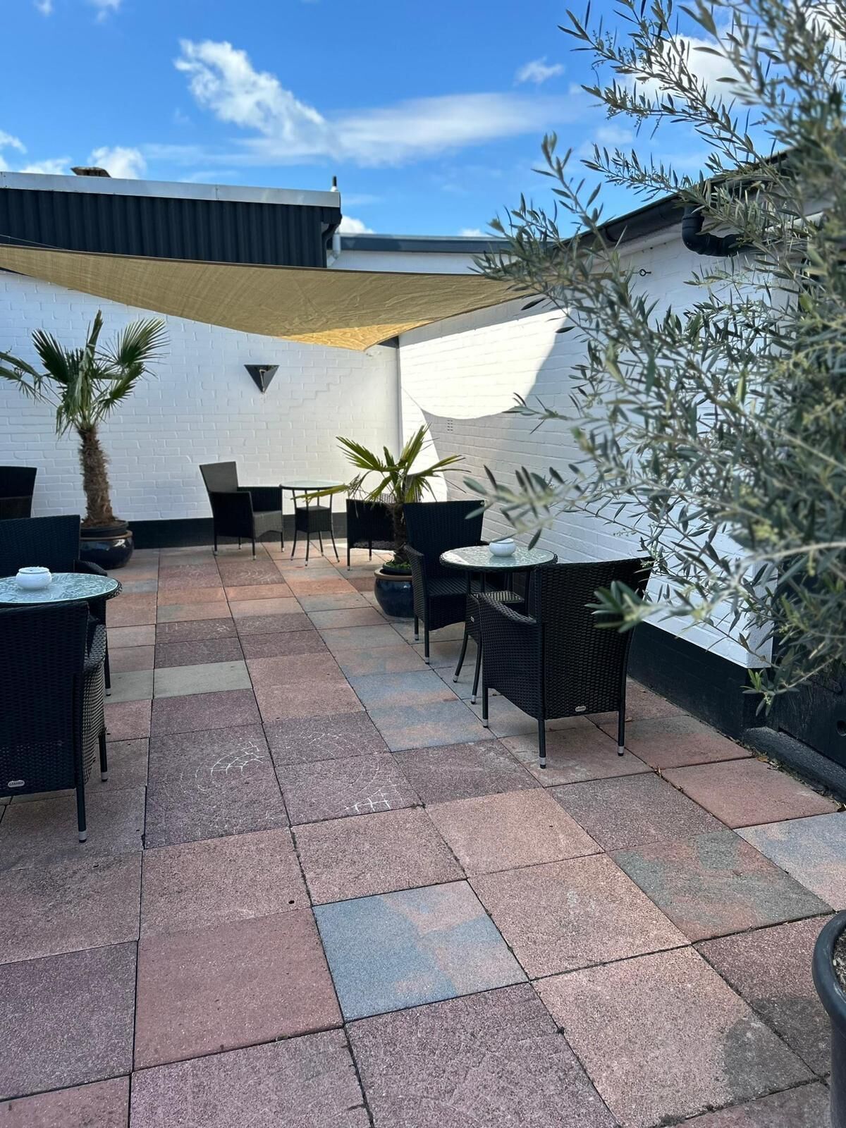 المنشأة من الخارج