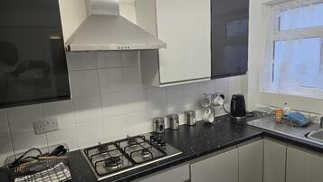 House | Private kitchen | Fridge, microwave, oven, stovetop