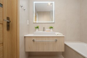 Bathroom - Apartment for 6 in Warsaw by Renters (Warsaw)