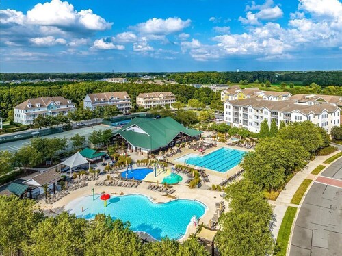 Large Townhome in Amenity Filled Bayside Community