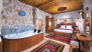 Luxury Suite, Bathtub, Valley View | Tab mandi berpancutan