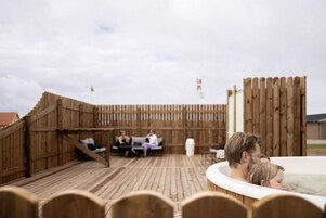 Bañera de hidromasaje al aire libre