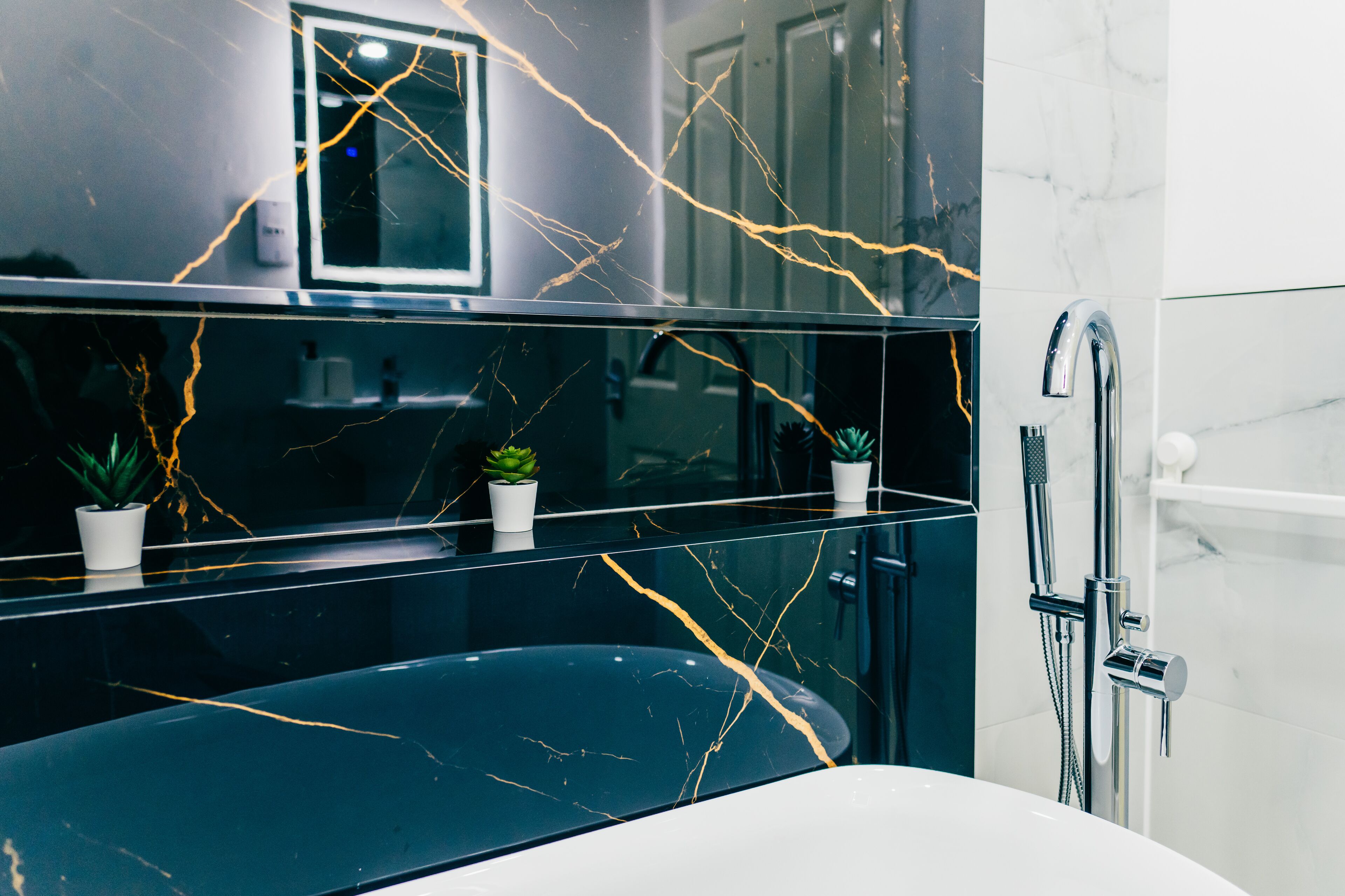 House | Bathroom | Shower, deep-soaking bathtub, hair dryer, towels