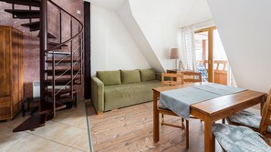 Apartment (15 B) | Wohnbereich | Flachbildfernseher