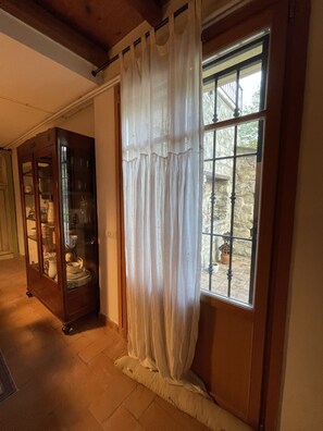 Interior - The House Between the Lakes.
A unique place between Lake Como and Lake Lugano. (Laino)