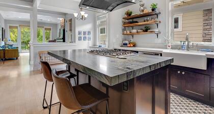 Elegant Boise River Home at Bown Crossing with Hot Tub