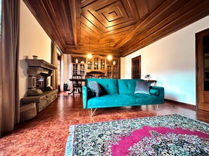 Living area - Charming House Close to the National Park - w/ a Fantastic View to the Mountains (Ponte da Barca)
