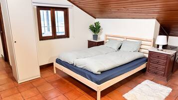 3 bedrooms, WiFi, bed sheets