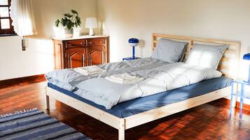 3 bedrooms, WiFi, bed sheets