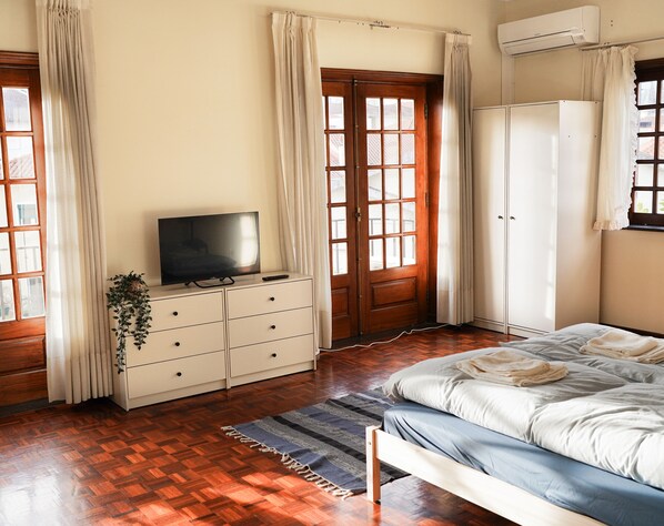 3 bedrooms, WiFi, bed sheets - Charming House Close to the National Park - w/ a Fantastic View to the Mountains (Ponte da Barca)