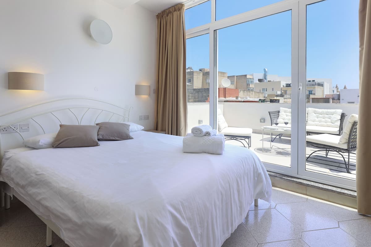 Deluxe Double Room with Terrace | Terrace/patio