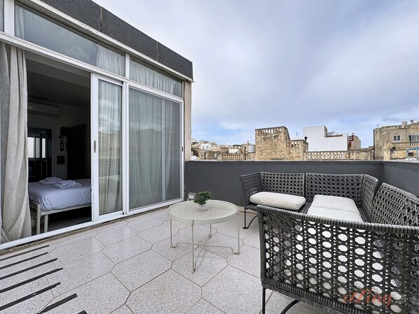 Deluxe Double Room with Terrace | 테라스/파티오