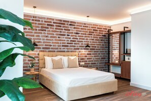 In-room safe, desk, soundproofing, iron/ironing board