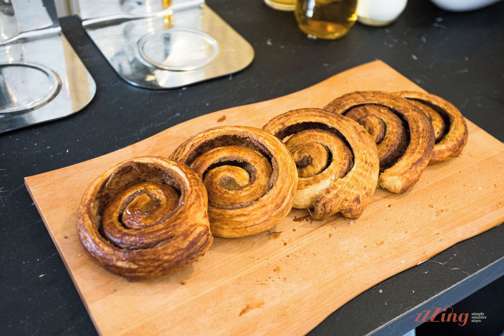 Photo - Mosta Stays by Zzzing