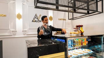 Desayuno continental gratuito y diario