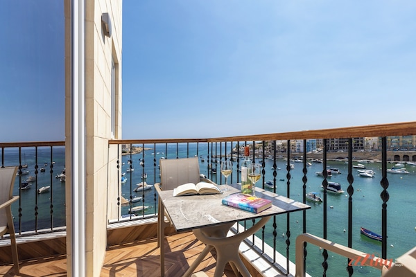 Habitación superior, balcón, vista al mar | Balcón
