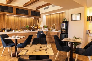 Desayuno continental incluido todos los días 