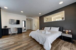 Superior Studio, Sea View, Terrace | In-room safe, desk, laptop workspace, iron/ironing board - Seaview Stays  (St. Paul's Bay)