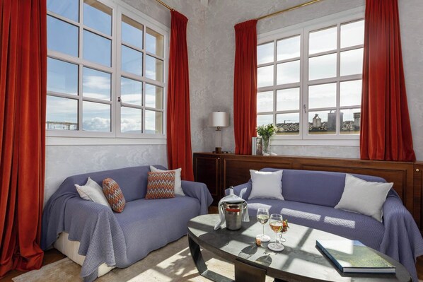 Panoramic Apartment, City View | Living area | Flat-screen TV -  Torretta Penthouse By Geco Vacation Rentals (Florence)