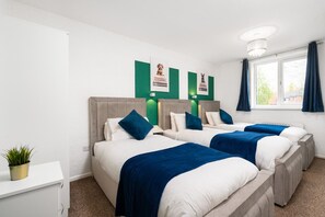 3 Schlafzimmer, Schreibtisch, Bügeleisen/Bügelbrett, Reisekinderbett