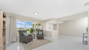 Unclassified image, 2 of 24, button - The Cozy Coconut~2Bd~2Ba~PRIVATE POOL~GOLF COURSE VIEW~NEARBY BEACHES (Rotonda West)