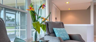 The Cozy Coconut~2Bd~2Ba~PRIVATE POOL~GOLF COURSE VIEW~NEARBY BEACHES